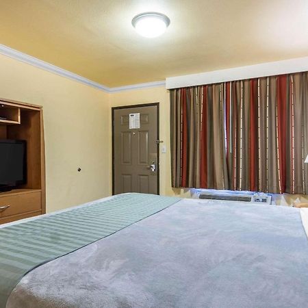 Rodeway Inn & Suites Near The Coliseum & Arena Oakland Buitenkant foto
