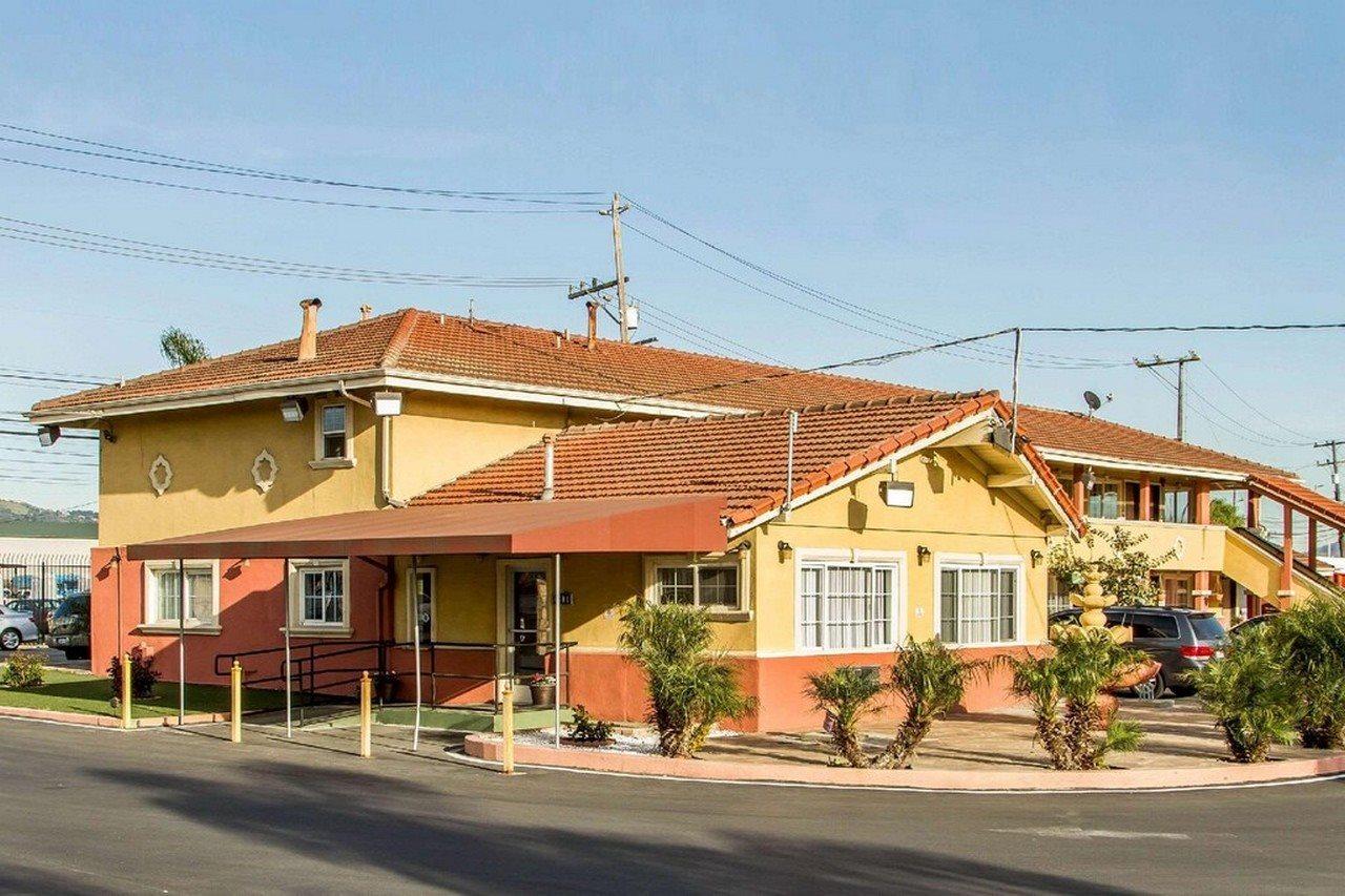 Rodeway Inn & Suites Near The Coliseum & Arena Oakland Buitenkant foto
