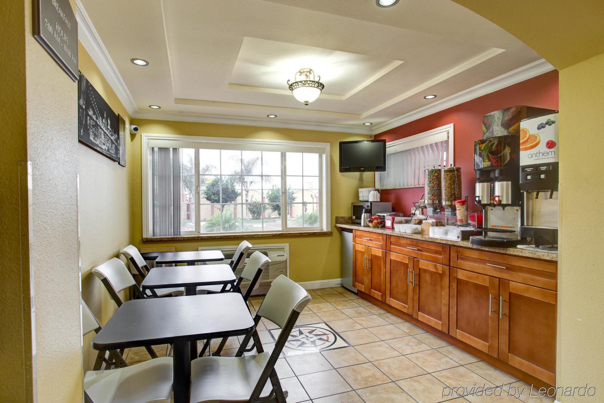 Rodeway Inn & Suites Near The Coliseum & Arena Oakland Buitenkant foto