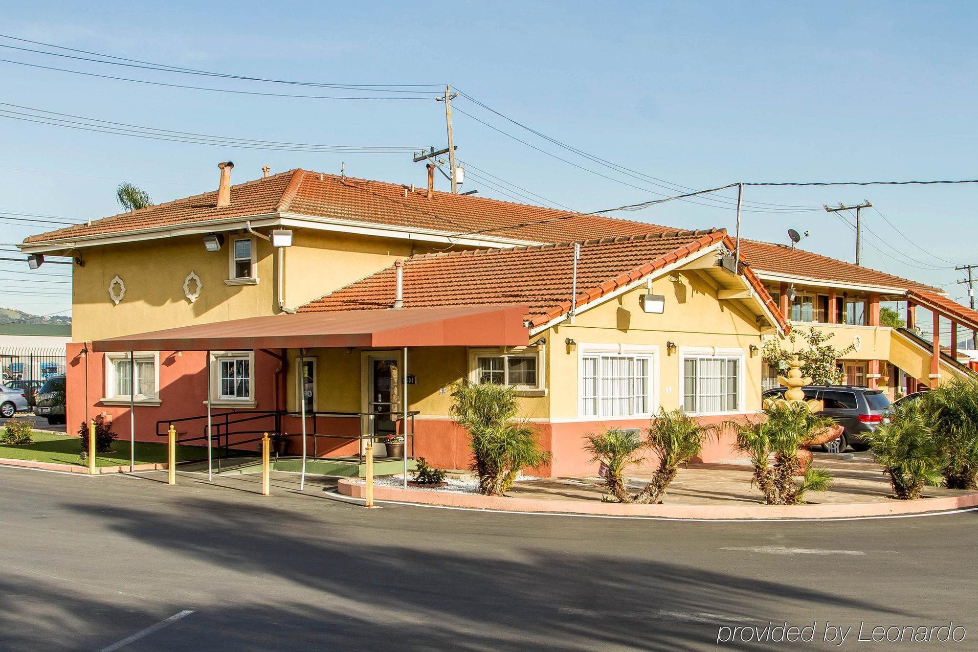 Rodeway Inn & Suites Near The Coliseum & Arena Oakland Buitenkant foto