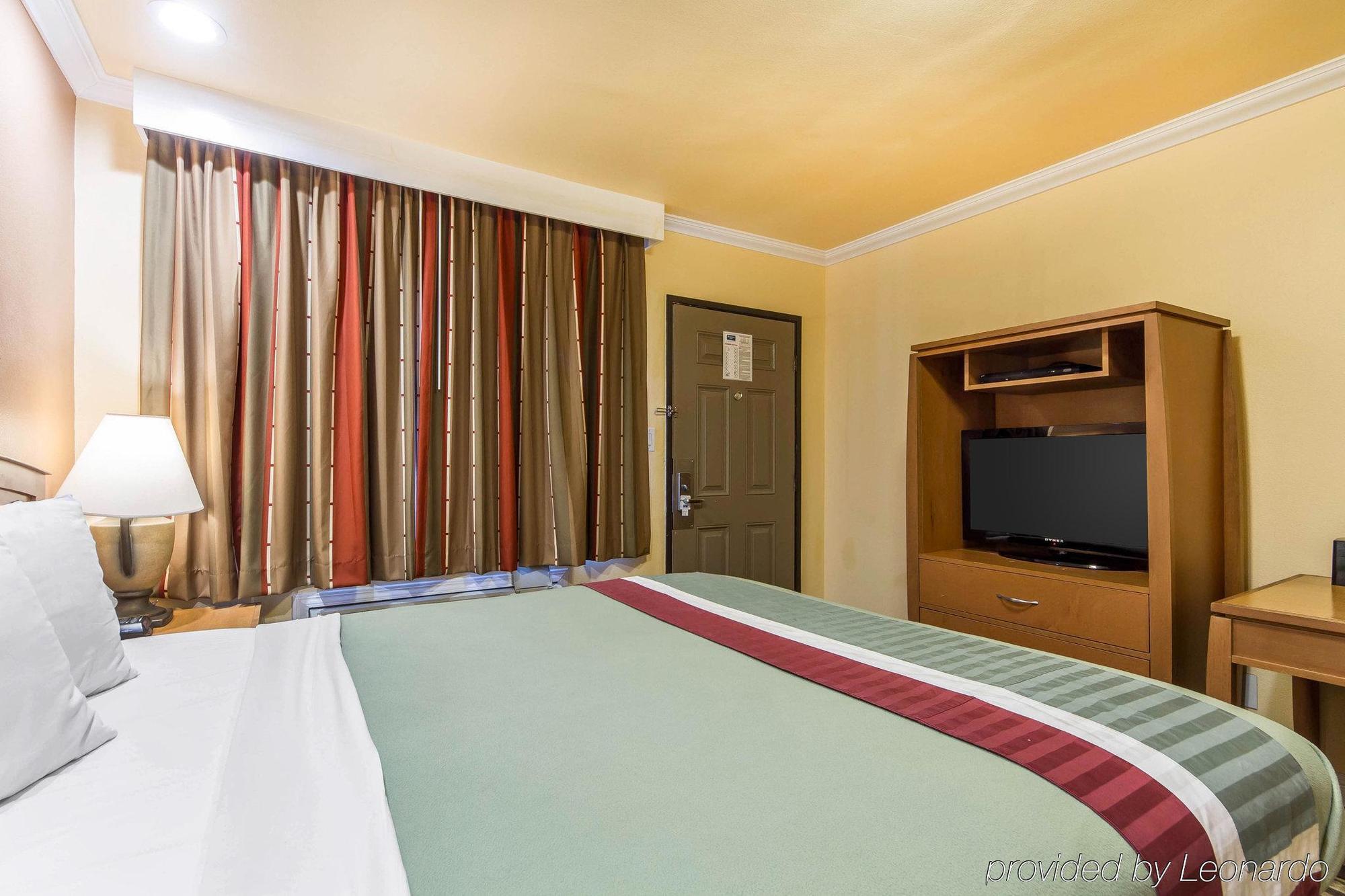 Rodeway Inn & Suites Near The Coliseum & Arena Oakland Buitenkant foto