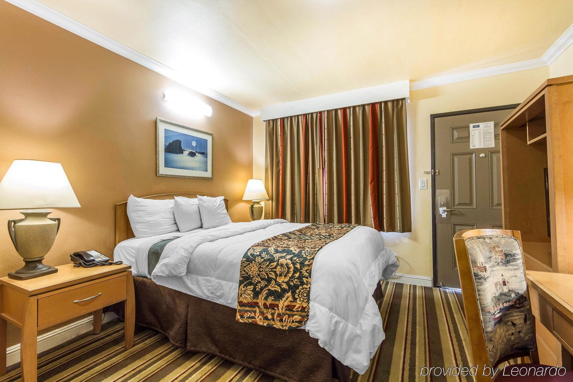 Rodeway Inn & Suites Near The Coliseum & Arena Oakland Buitenkant foto