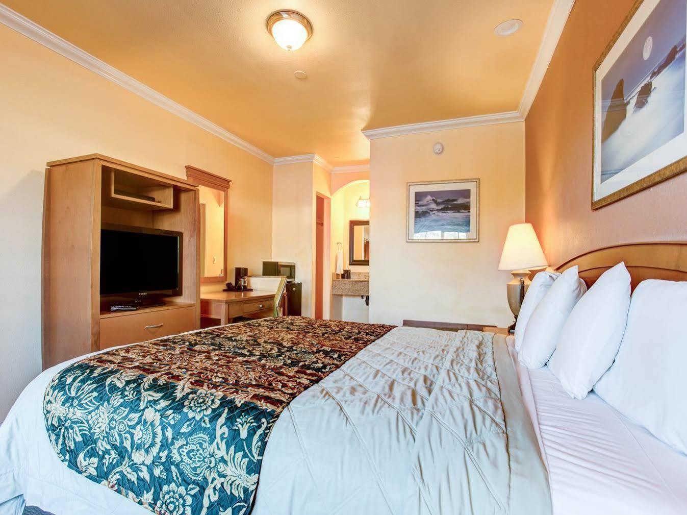 Rodeway Inn & Suites Near The Coliseum & Arena Oakland Buitenkant foto