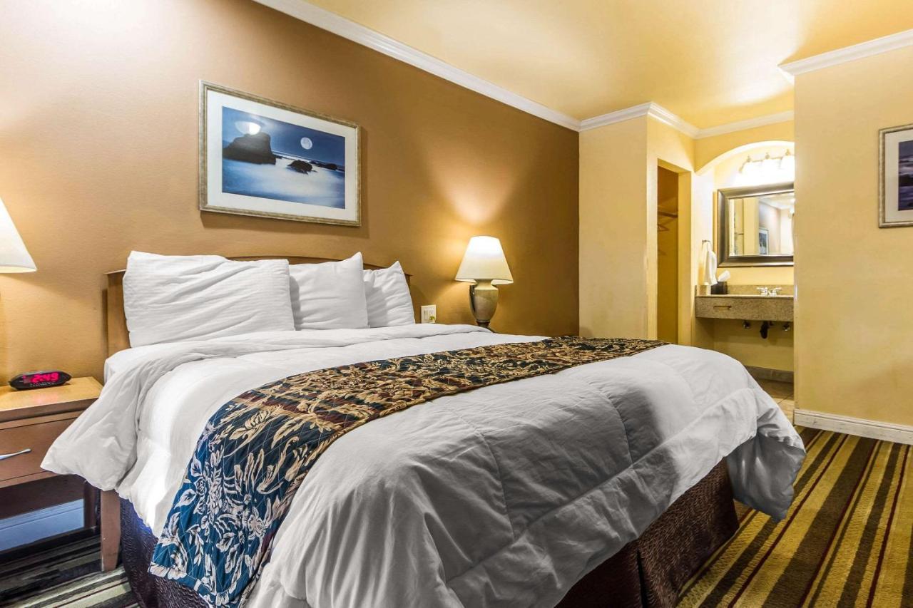 Rodeway Inn & Suites Near The Coliseum & Arena Oakland Buitenkant foto