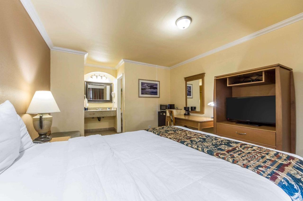 Rodeway Inn & Suites Near The Coliseum & Arena Oakland Buitenkant foto