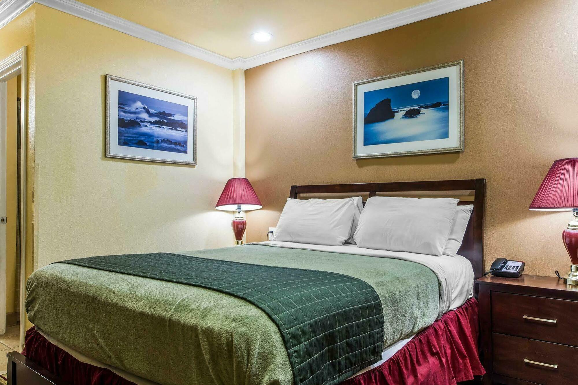 Rodeway Inn & Suites Near The Coliseum & Arena Oakland Buitenkant foto